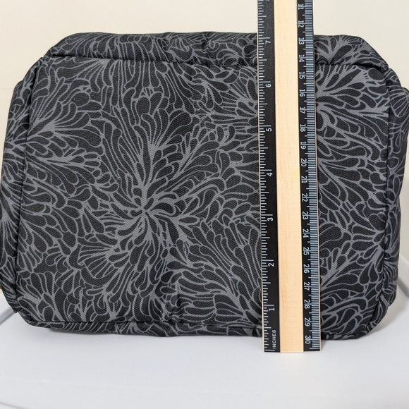 Baggallini Two Piece Black Floral Drawstring Bucket Crossbody And RFID Wallet - Picture 11 of 12